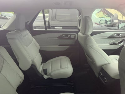 2025 Ford Explorer Platinum