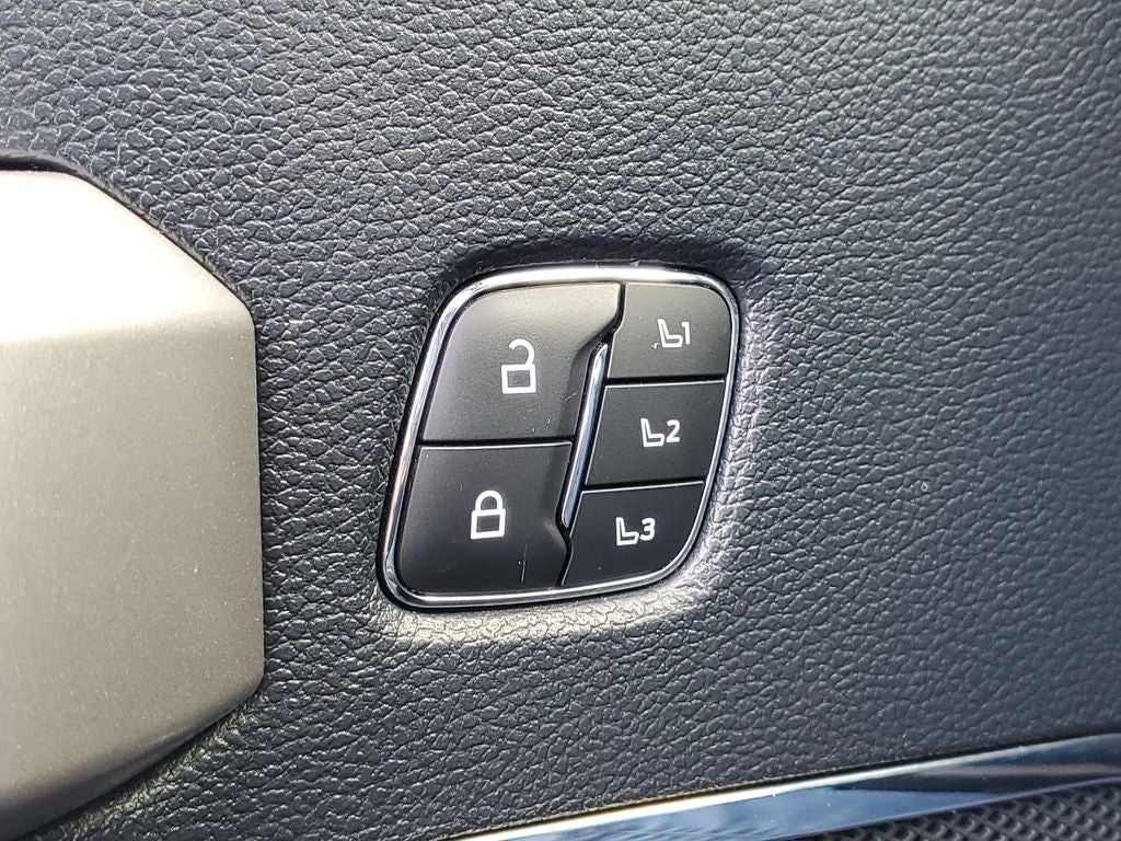 2022 Ford F-350SD Lariat