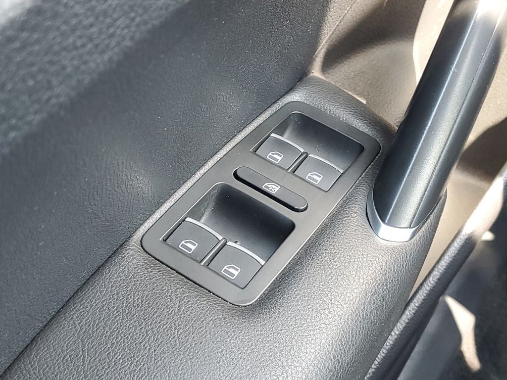 2017 Volkswagen Passat 1.8T S