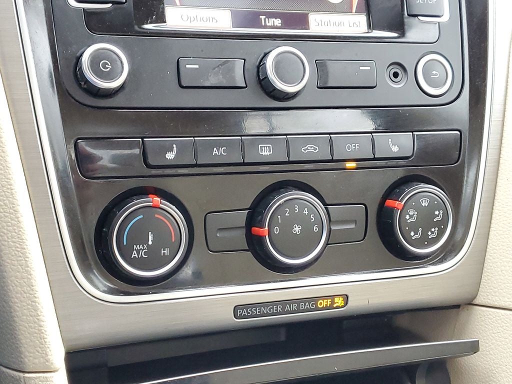 2014 Volkswagen Passat 1.8T SE