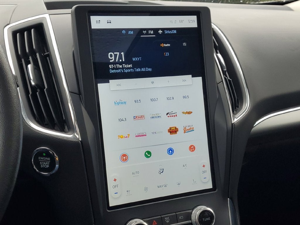 2023 Ford Edge Titanium