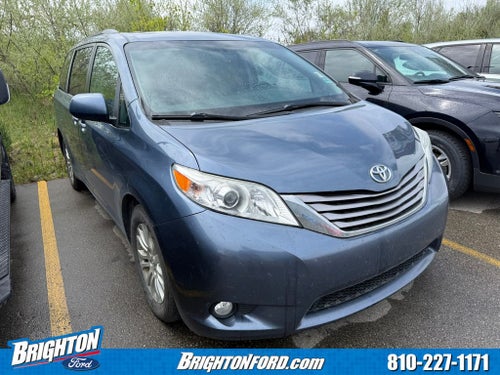 2017 Toyota Sienna XLE 8 Passenger