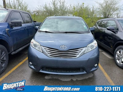 2017 Toyota Sienna XLE 8 Passenger