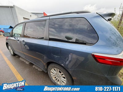 2017 Toyota Sienna XLE 8 Passenger
