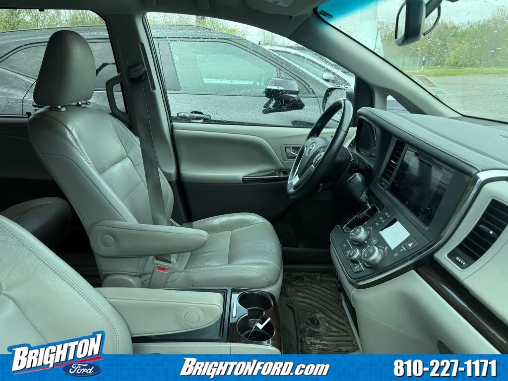 2017 Toyota Sienna XLE 8 Passenger