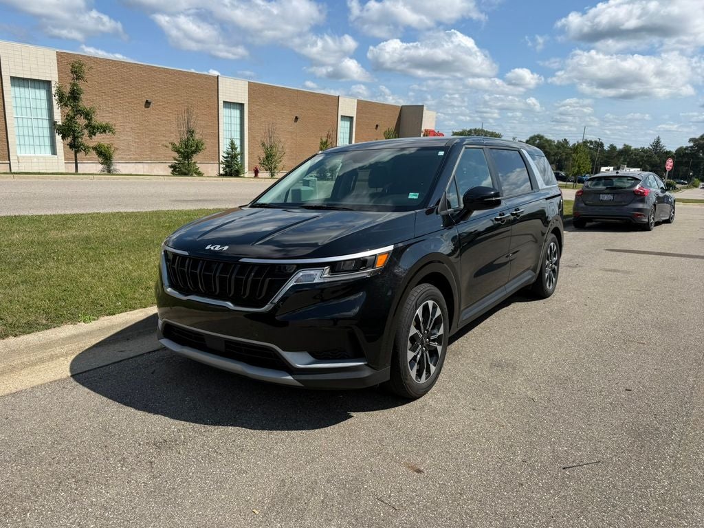 2024 Kia Carnival EX