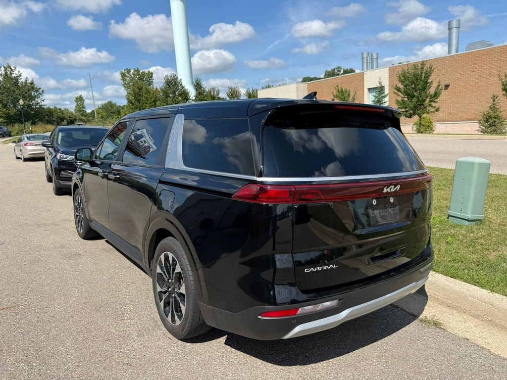 2024 Kia Carnival EX