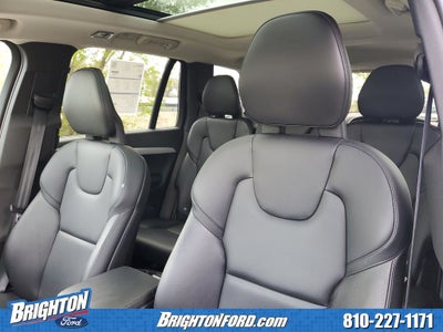 2022 Volvo XC90 T5 Momentum