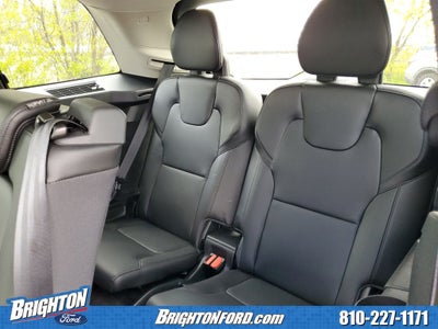 2022 Volvo XC90 T5 Momentum