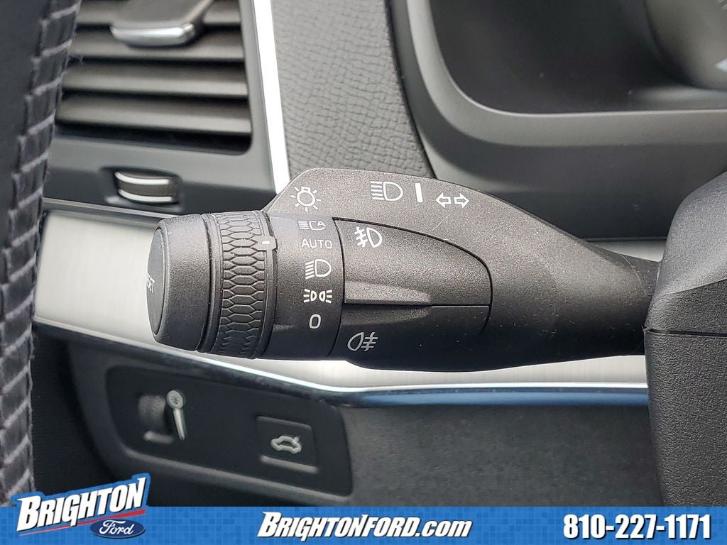 2022 Volvo XC90 T5 Momentum