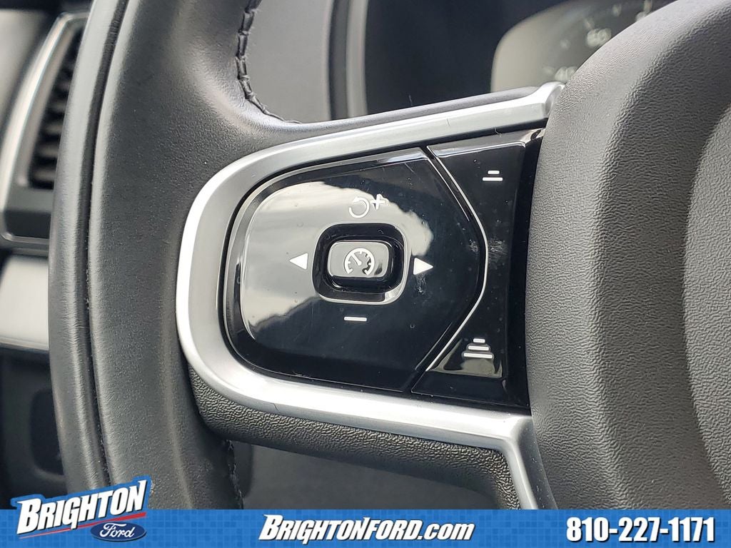 2022 Volvo XC90 T5 Momentum