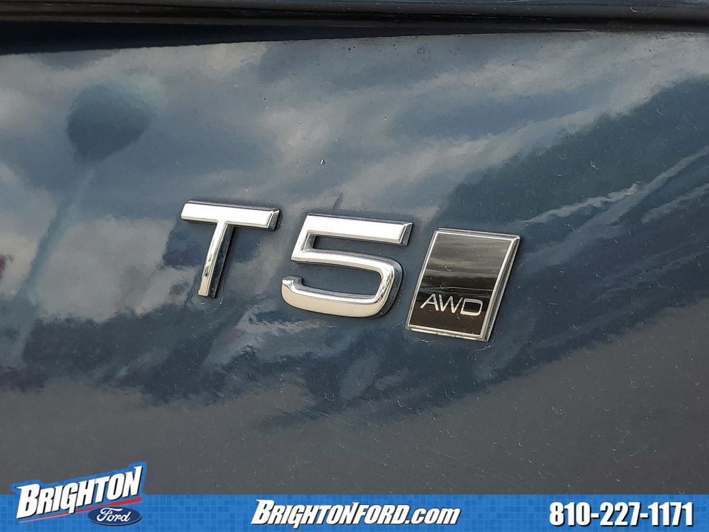 2022 Volvo XC90 T5 Momentum